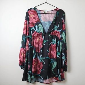 HP!🌹SMYM Dakota Floral Long Sleeved Dress!